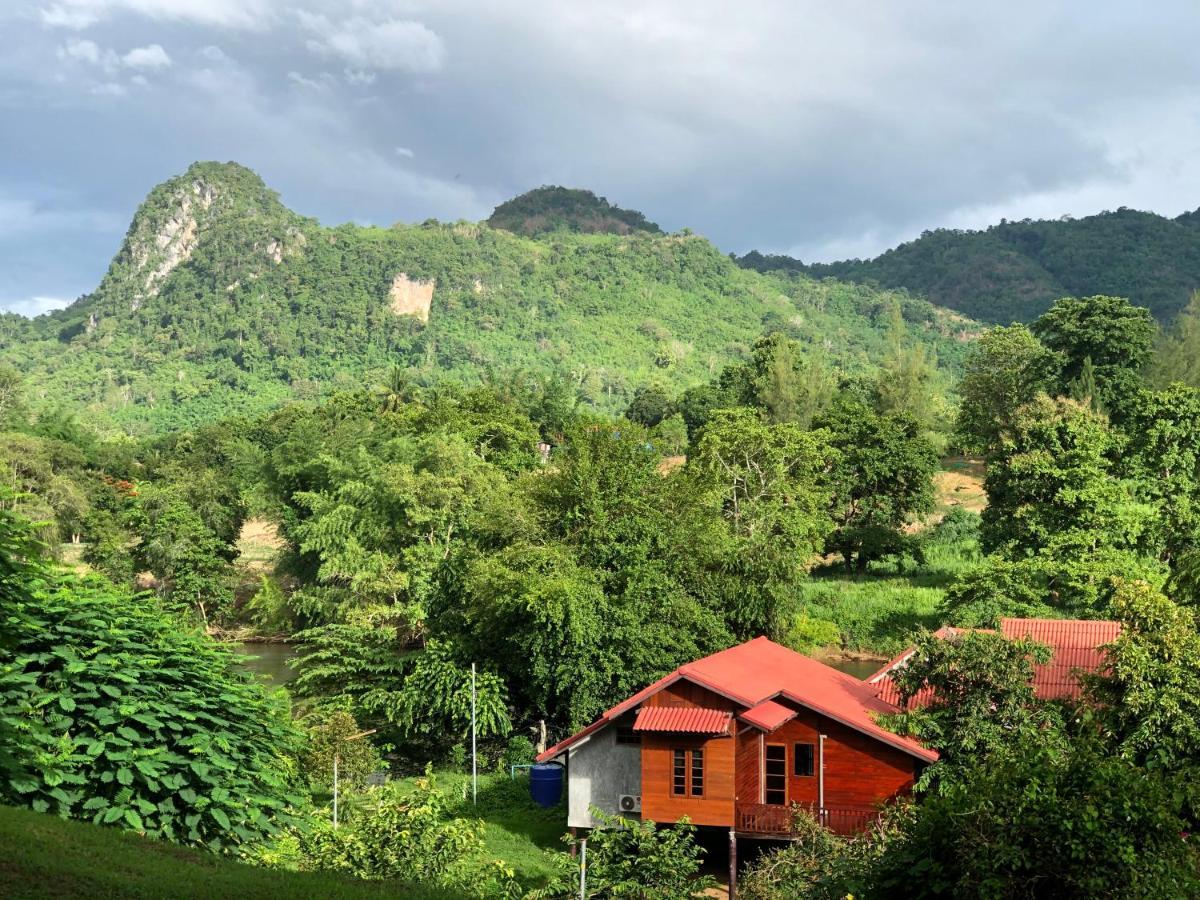 Baanrai Khunya บ้านไร่คุณย่า Ban Huai Maenam Noi Dış mekan fotoğraf
